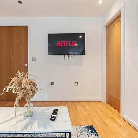 Birmingham City Centre 2Br Apartment & Free Netflix Exterior photo