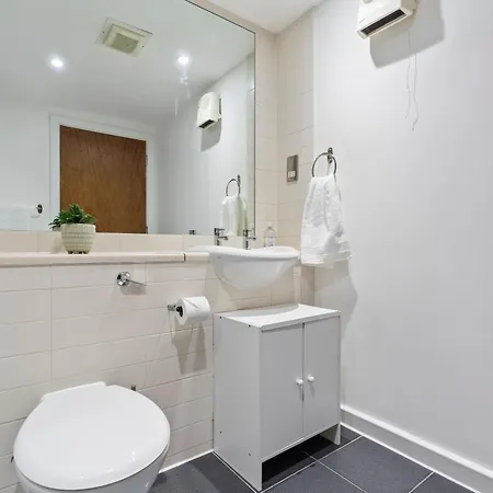 Birmingham City Centre 2Br Apartment & Free Netflix Exterior photo